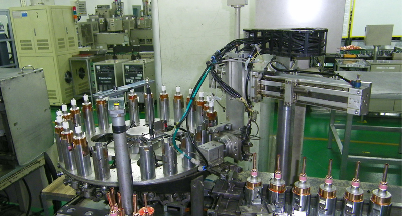 1676179596204458.jpg 真空管自动装配设备.jpg